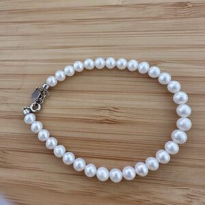 Elegant White freshwater Pearl Bracelet with sterling silver